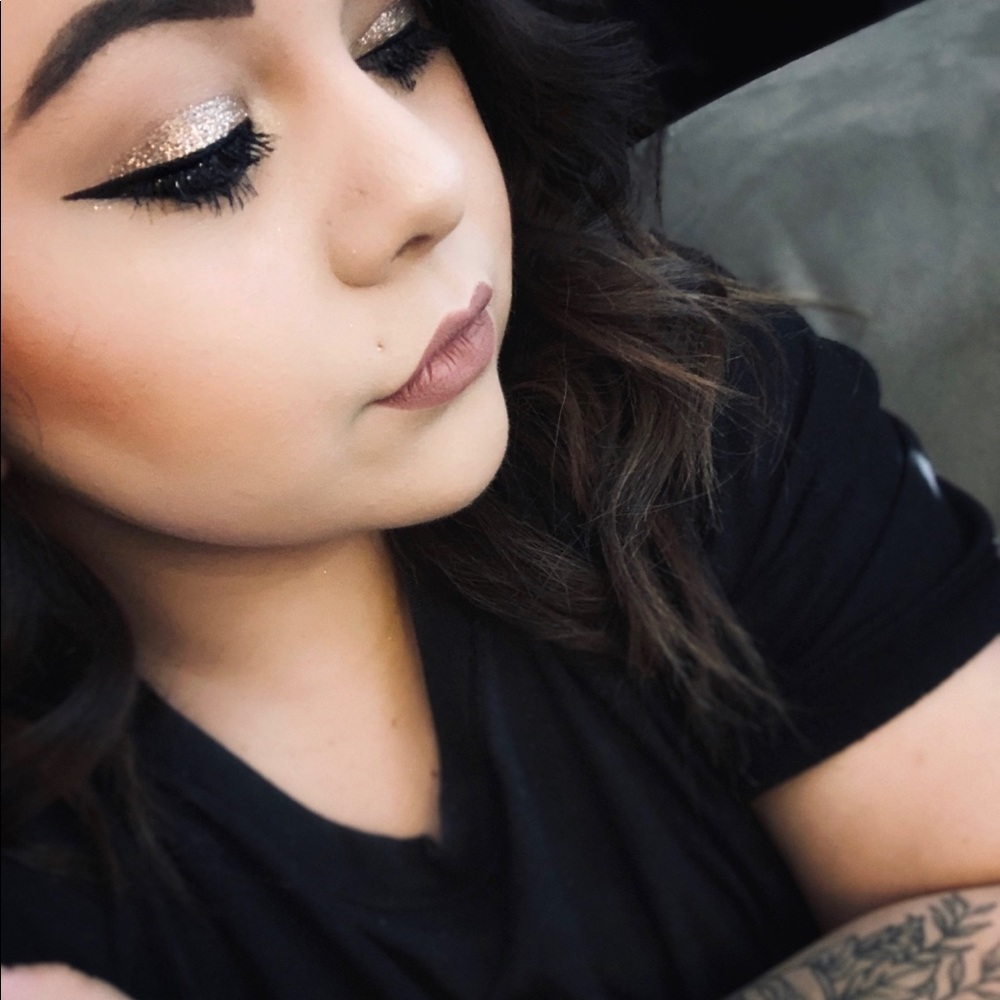 Meet your Posher, Desiree